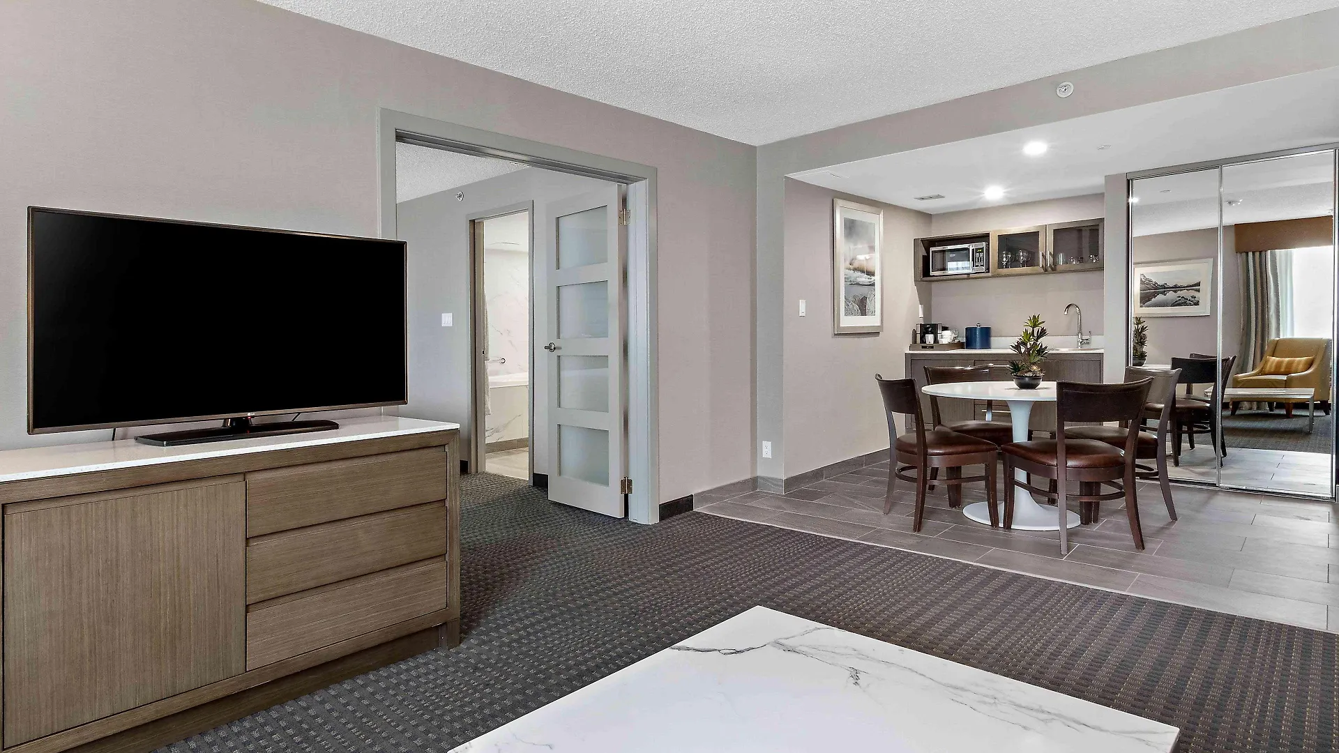 Best Western Premier Calgary Plaza Hotel & Conference Centre 4*,  Kanada