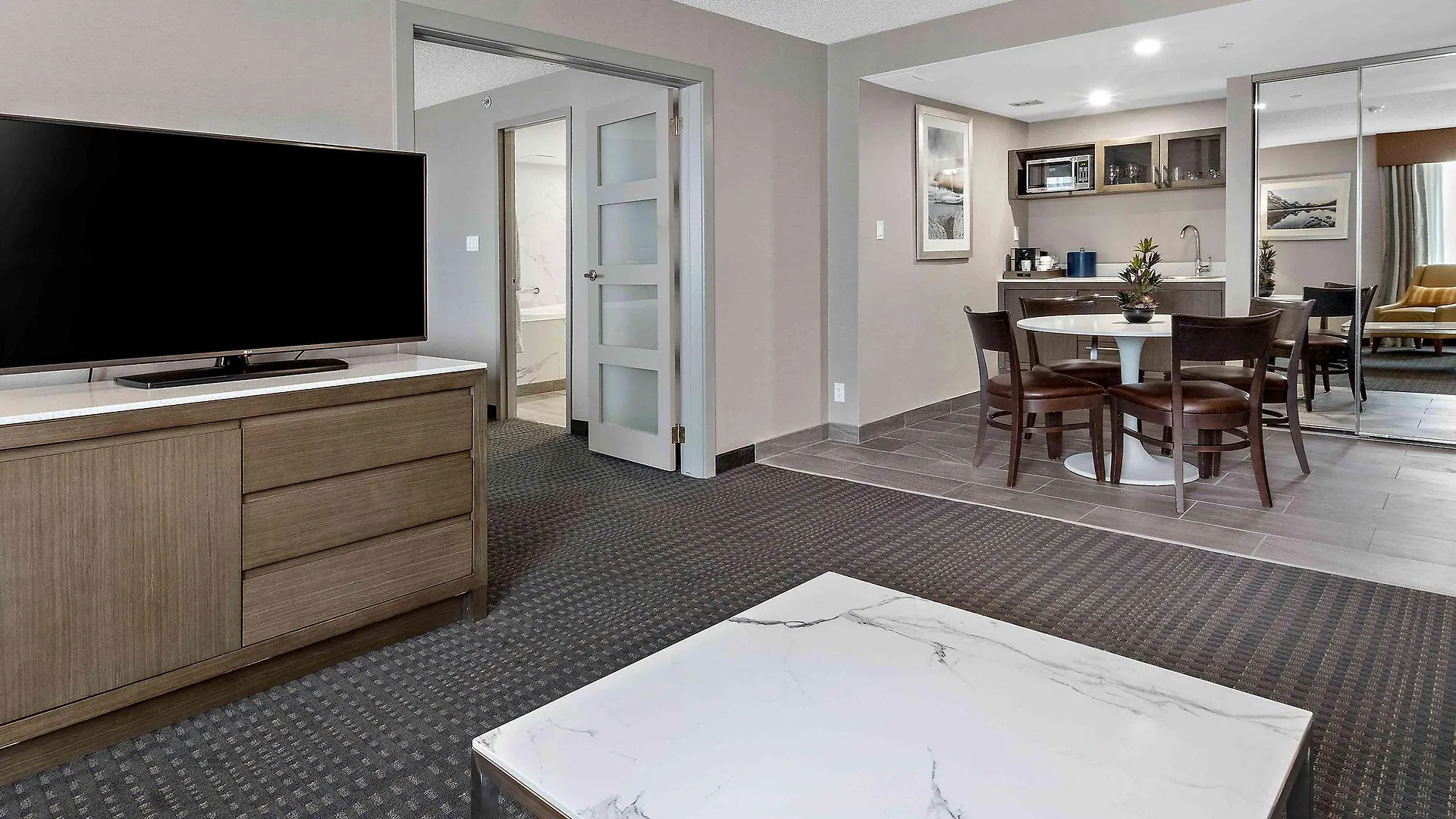 Best Western Premier Calgary Plaza Hotel & Conference Centre