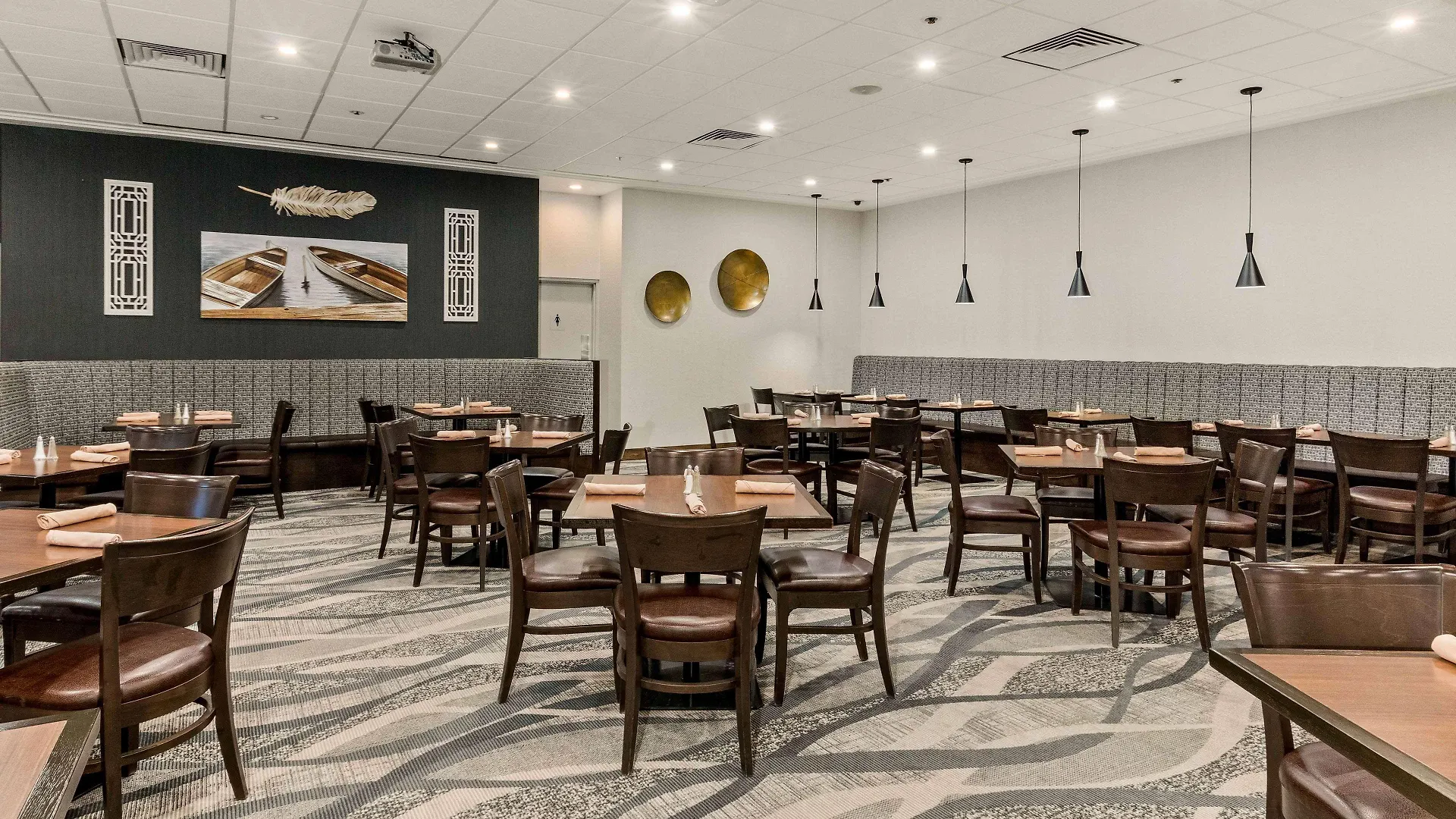 Best Western Premier Calgary Plaza Hotel & Conference Centre 4*,