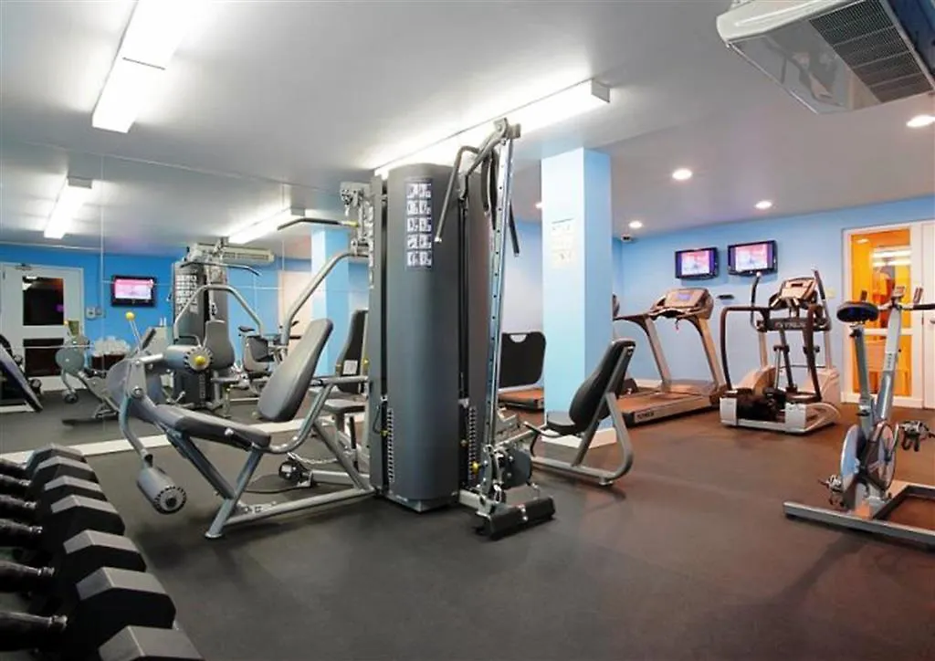 Best Western Premier Calgary Plaza Hotel & Conference Centre 4*,