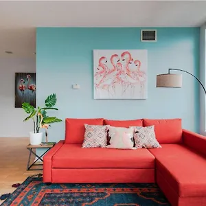  Homestay Downtown Core Two Bedroom With Cn Tower View, Free Parking Canada